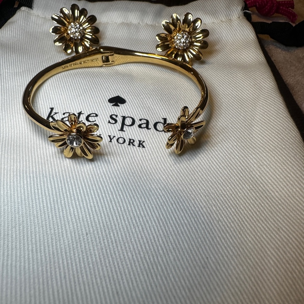 Kate Spade Gold Floral Jewelry Set earrings and bracelet